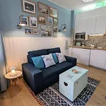 Coralblu, Stylish Beachside Flat - Fast Wi-fi * Armação de Pêra