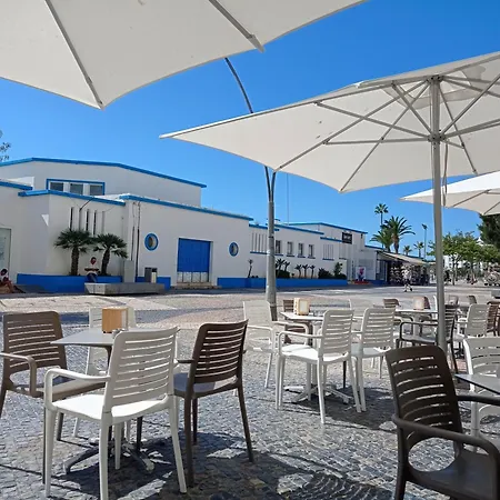 Coralblu, Stylish Beachside Flat - Fast Wi-fi Armação de Pêra