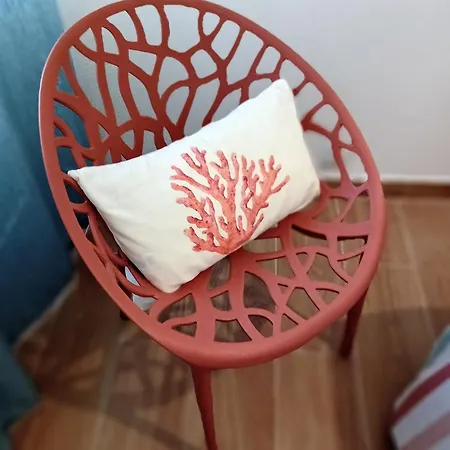 Coralblu, Stylish Beachside Flat - Fast Wi-fi