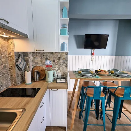 Apartment Coralblu, Stylish Beachside Flat - Fast Wi-fi Armacao de Pera